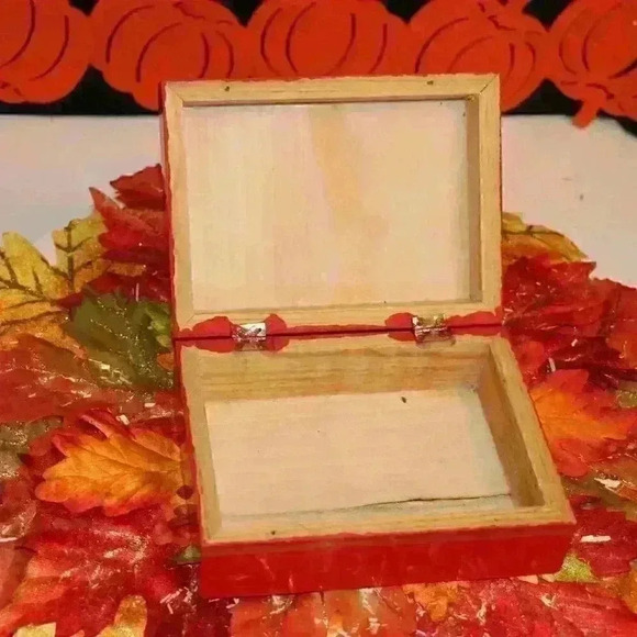 Vintage Handmade Wooden Trinket/Stationary Box With Folk Art - Picture 4 of 15